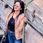 Vimala Raman Instagram – Art of camouflage 🤎💚😎
.
.
.
#camouflage #hungary #budapest #colors #history #army #love #raw #spring #travel #travelgram #europe #telugucinema #tamilcinema #actor #actress #vimalaraman
