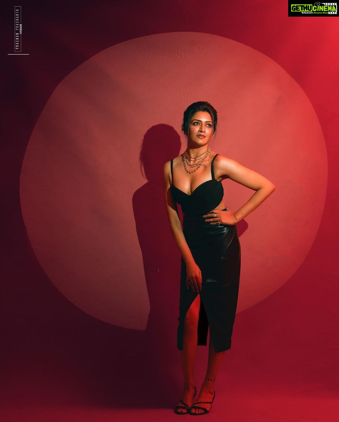 Vimala Raman Instagram - Live life with a little spice πΆοΈπ₯π₯ And why not !!!! π₯ β¨ Shot by my funky talented team β€οΈπ #photographer @prachuprashanth #stylist #thoorigaikabilan #wearing @sheikeandco #makeupartist @makeupibrahim #hairstylist @hairstylists_vijayaraghavan @yasinhairstylist #location @vybn_studio . . . #new #latest #shoot #photoshoot #photography #chennaifashion #prashunprashanthsridhar #fashionphotography #shootlife #actorslife #heroine #actor #actress #vimalaraman #red #spice #hot #fashion #style #ownit #sheikeandco #sheikestyle