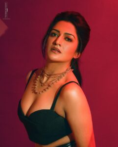 Vimala Raman Instagram - @vimraman 🔥 Shot by @prachuprashanth ✨
..
..
Styled by Thoorigaikabilan ✨
..
..
Makeup @makeupibrahim ✨
..
..
Hair @hairstylists_vijayaraghavan ✨
..
..
Shot at @vybn_studio ✨
..
..
#chennaifashion #chennaimodel #she  #detail #gameoftones #  #portraits #faceshots #prachuprashanth #prashunprashanth #prashunprashanthsridhar #chennaifashion #chennaimodel #she #experimentalfashion #pastels #tones #gameoftones #prashunprashanthsridhar #prashunprashanth #chennaifashionphotographer #chennaifashionphotography #chennaicommercialphotographer