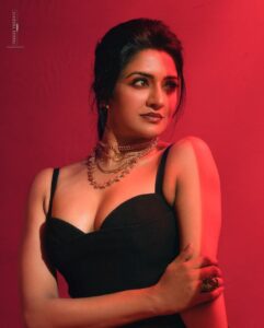 Vimala Raman Instagram - @vimraman 🔥 Shot by @prachuprashanth ✨
..
..
Styled by Thoorigaikabilan ✨
..
..
Makeup @makeupibrahim ✨
..
..
Hair @hairstylists_vijayaraghavan ✨
..
..
Shot at @vybn_studio ✨
..
..
#chennaifashion #chennaimodel #she  #detail #gameoftones #  #portraits #faceshots #prachuprashanth #prashunprashanth #prashunprashanthsridhar #chennaifashion #chennaimodel #she #experimentalfashion #pastels #tones #gameoftones #prashunprashanthsridhar #prashunprashanth #chennaifashionphotographer #chennaifashionphotography #chennaicommercialphotographer
