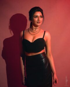 Vimala Raman Instagram - @vimraman 🔥 Shot by @prachuprashanth ✨ .. .. Styled by Thoorigaikabilan ✨ .. .. Makeup @makeupibrahim ✨ .. .. Hair @hairstylists_vijayaraghavan ✨ .. .. Shot at @vybn_studio ✨ .. .. #chennaifashion #chennaimodel #she #detail #gameoftones # #portraits #faceshots #prachuprashanth #prashunprashanth #prashunprashanthsridhar #chennaifashion #chennaimodel #she #experimentalfashion #pastels #tones #gameoftones #prashunprashanthsridhar #prashunprashanth #chennaifashionphotographer #chennaifashionphotography #chennaicommercialphotographer Chennai, India
