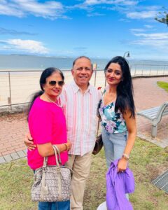 Vimala Raman Instagram - 23.1.23 And this time it was a special birthday so grateful to spend it with my family back home ❤️💞🥰😘🫶🏽 #birthday #hbd #family #home #sydney #gratitude #blessed #blessedwiththebest #vimalaraman #actor #lifeisbeautiful Sydney, Australia