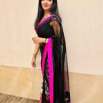 Vimala Raman Instagram - 💖🖤 . . . #saturdaynight #aboutlastnight #sareelove #saree #sareestyle #sareelovers #mystyle #blacksaree #hotpink #actor #actress #vimalaraman #lifeisbeautiful