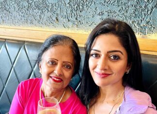 Vimala Raman Instagram - 23.1.23 And this time it was a special birthday so grateful to spend it with my family back home ❤️💞🥰😘🫶🏽 #birthday #hbd #family #home #sydney #gratitude #blessed #blessedwiththebest #vimalaraman #actor #lifeisbeautiful Sydney, Australia