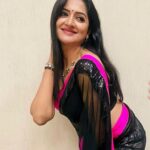 Vimala Raman Instagram – 💖🖤
.
.
.
#saturdaynight #aboutlastnight #sareelove #saree #sareestyle #sareelovers #mystyle #blacksaree #hotpink #actor #actress #vimalaraman #lifeisbeautiful
