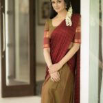 Vimala Raman Instagram - Tamil Ponnu 🥰❤️ Love my team for this u guys rock ❤️🙏🏻 Shot by the amazing @camerasenthil 😘 #makeupartist @makeupibrahim #hairstylist @hairstylists_vijayaraghavan @yasinhairstylist #styling @ivalinmabia #oragnisation @rrajeshananda . . #latest #photoshoot #shoot #halfsaree #tamil #traditional #indianoutfit #style #fashion #culture #actor #actress #vimalaraman