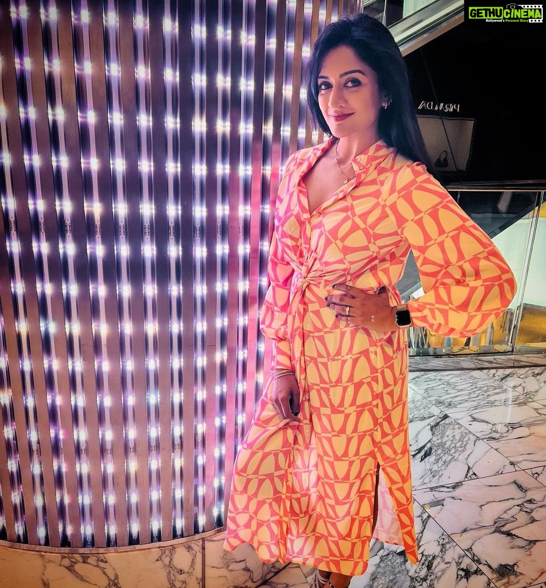 Vimala Raman Instagram - 🍭 . . . #picoftheday #fun #backhome #sydney #australia #pink #hues #vacay #cinema #instatravel #travel #actor #actress #vimalaraman #lifeisbeautiful