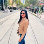 Vimala Raman Instagram – Walk the line 🚋 😎
.
.
.
#new #streetstyle #melbourne #citylife #tracks #trams #victoria #australia #fashion #tourism #actor #actress #indiancinema #telugu #tamil #malayalam #vimalaraman Bourke Street, Melbourne