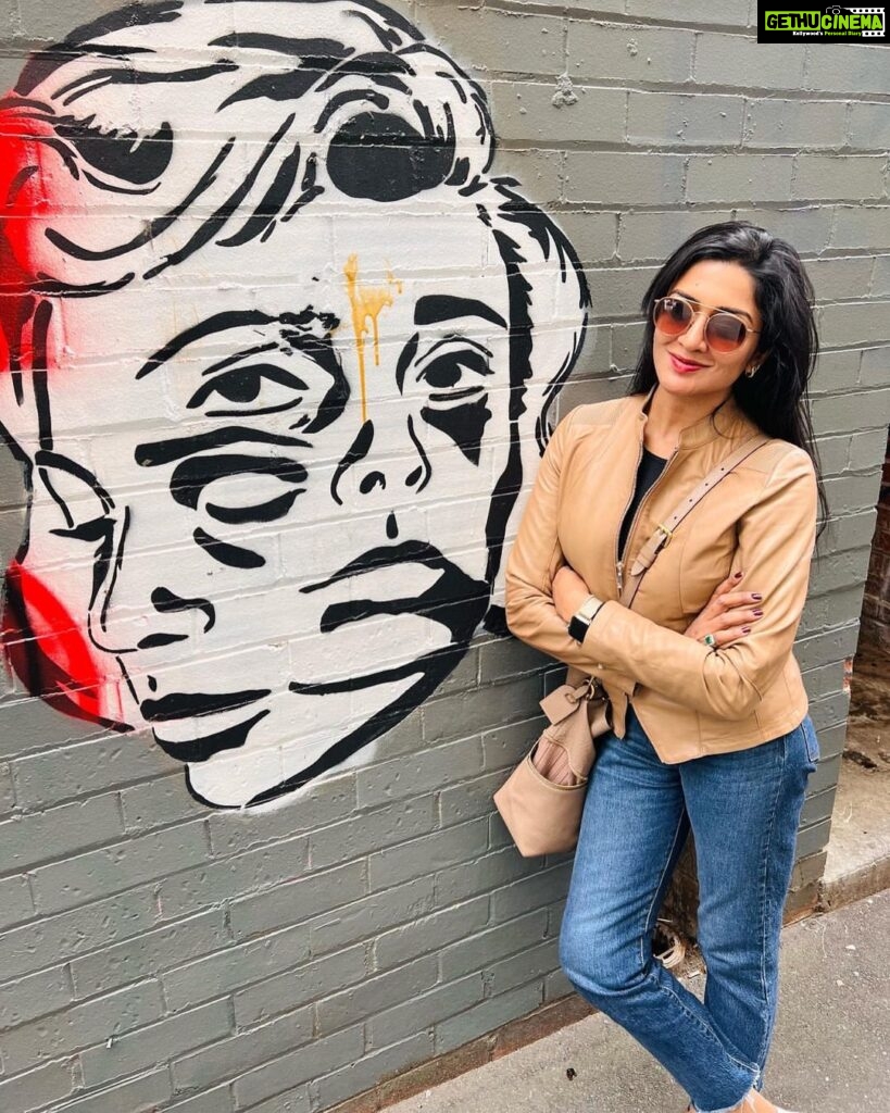 Vimala Raman Instagram - The beauty of Melbourne’s alleys 🎭🎨 . . . #melbourne #australia #streetart #graffiti #alley #artistic #beauty #creativity #twoface #fun #holiday #lv #onitsuka #downunder #actor #actress #vimalaraman #lifeisgood