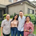 Vimala Raman Instagram - Finally the family together after years … with my one and only anna … 😍❤️🫶🏽👯‍♀️ Happy Anniversary to my gorgeous parents 😘😘😘🧿🧿🧿 . . #family #familytime #bigbrother #backhome #backtobase #brothersisterlove #blessed #grateful #actor #actress #vimalaraman #lifeisbeautiful Sydney, Australia