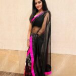 Vimala Raman Instagram – 💖🖤
.
.
.
#saturdaynight #aboutlastnight #sareelove #saree #sareestyle #sareelovers #mystyle #blacksaree #hotpink #actor #actress #vimalaraman #lifeisbeautiful