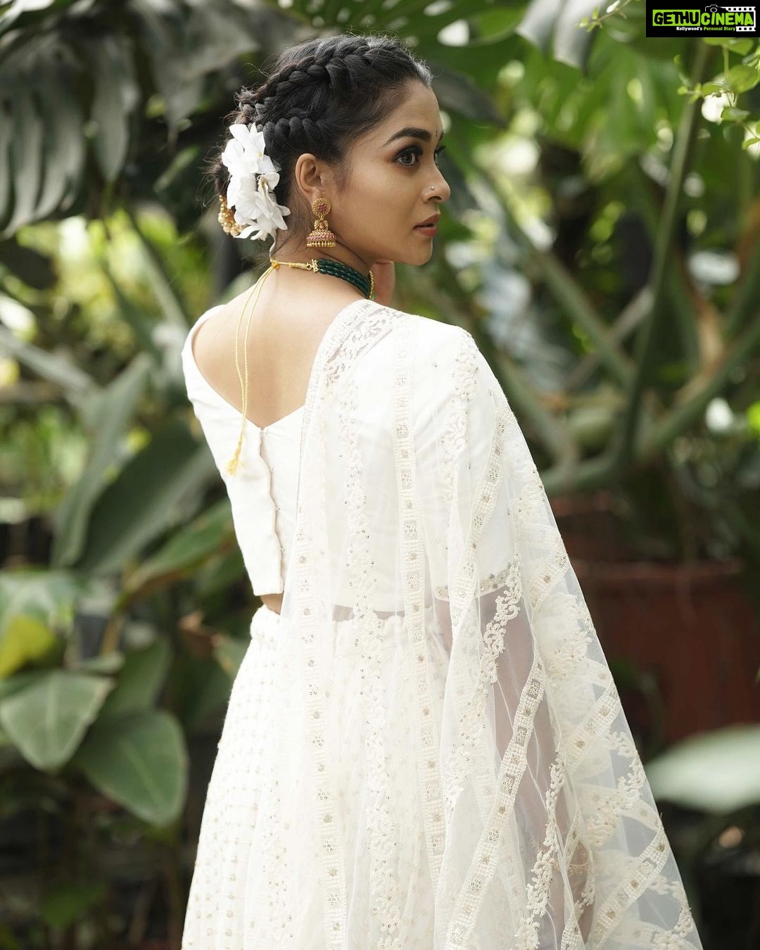 Vinitha Koshy Instagram - Onam š¤šø PC @ashiq_rahim Costume @pastelsdesignstudio Makeup @aishamuhsina Creative Director @babinchiramel Brand Consultant @abithahemington Video @digin_varghese Retouching @aldet_jophy_ Digital Partner @cognito.media Production House @chiramelmediaworks Location @fresstrees Styled by @elsamathew24