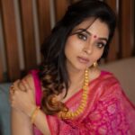 Vinitha Koshy Instagram - PC @ashiq_rahim Costume @pastelsdesignstudio Make up @aishamuhsina Jewellery @nakshatragoldanddiamonds Agency: @chiramelmediaworks Brand consultant @abithahemington Creative Director @babinchiramel Location @popularcandlessince1960