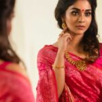 Vinitha Koshy Instagram - Gorgeous Vinitha Koshy @koshyvinitha looks stunning in our traditional and elegant Nagas collection.. Please contact @+91 8589826366 #nakshatra #goldanddiamonds #nakshatraaluva #Vinithakoshy #nagascollection #gold #traditionaljewelry #traditionaljewelleryindia #goldanddiamonds Nakshatra Gold and Diamonds