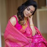 Vinitha Koshy Instagram - PC @ashiq_rahim Costume @pastelsdesignstudio Make up @aishamuhsina Jewellery @nakshatragoldanddiamonds Agency @chiramelmediaworks Brand consultant @abithahemington Creative Director @babinchiramel