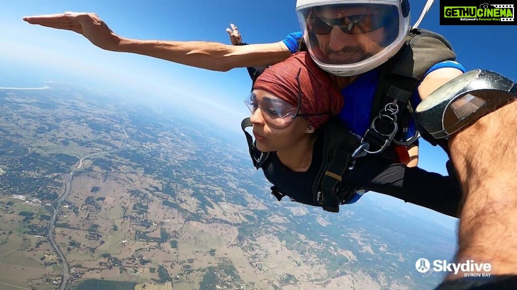 Vinitha Koshy Instagram - #skydiving #15000feet #byronbay #escapetheordinary