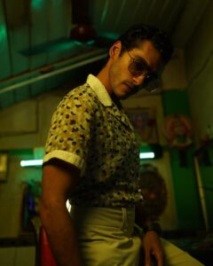 Vishak Nair Instagram - Paul Barber (2/3)

Photographer : @down__trodden
Assisted by @diajohnphotography
Costume styling : @raze.en @thebabyjean
Costume : @rare_rack
Bts and reels : @maahir_m @aldrinmartin_ @_.abrar.__
