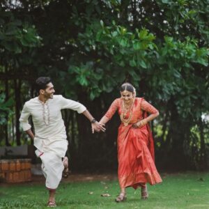 Vishak Nair Instagram - Muhurtam 🌷

Photography by @lightsoncreations

Styled by @styledbyzoya_ 
Assisted by @__eb___it 

Outfit for Vishak @men_in_q_wedding 
Outfit for Jayapria 
@chaaya.in
Mua for Jayapria @aishwaryakarayilofficial 
Mua for vishak @soorajskofficial