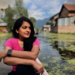 Vishakha Singh Instagram - Preproduction work can be quite a lot of fun. Had a wonderful time on my first trip to Srinagar this weekend, combining work and play! ⚽️🚣‍♂️ Took a fantastic Shikara ride on the iconic Dal Lake and soaked in the beauty while scouting locations for our upcoming sports web series. Srinagar's economic growth in the last few years is encouraging 💼💪 The people were simple– their hospitality and down-to-earth nature won me over. Two food places that impressed me : Cafe Liberty, where I had the best downtime with delicious food and cozy vibes, and Lhasa Restaurant, a fusion food paradise. 🍛🍻 The weather was perfect, local line production facilities very professional , locations were stunning. It’s no wonder film making has resumed in the valley. The Jammu and Kashmir government has placed the licensing system under the Public Service Guarantee Act as part of the new film policy (PSGA). The JK administration has a set deadline of 30 days in which to grant filmmakers' permission. Moreover, a single-window system has been implemented to make things simpler for the producers. Filmmakers can submit online requests for authorization. Look forward to more travels. If you have been to Srinagar or other areas of Kashmir, do share your reccos! My pic courtesy : apna @umangvyasofficial #Simaabhashmi and the legendary @maheshmathai Srinagar, Jammu and Kashmir