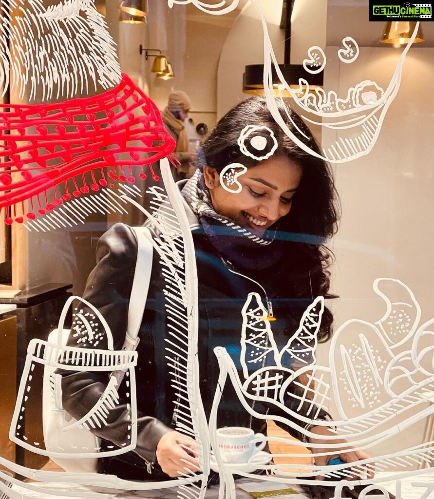 Vishakha Singh Instagram - The best coffees are with the people closest to you ☕️ #Espresso #Vienna #Austria #winter #Travel #Coffee Pic credit @f1demon Vienna, Austria