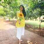 Vishakha Singh Instagram – Summer, Sunshine and Sunflower☀️🌻