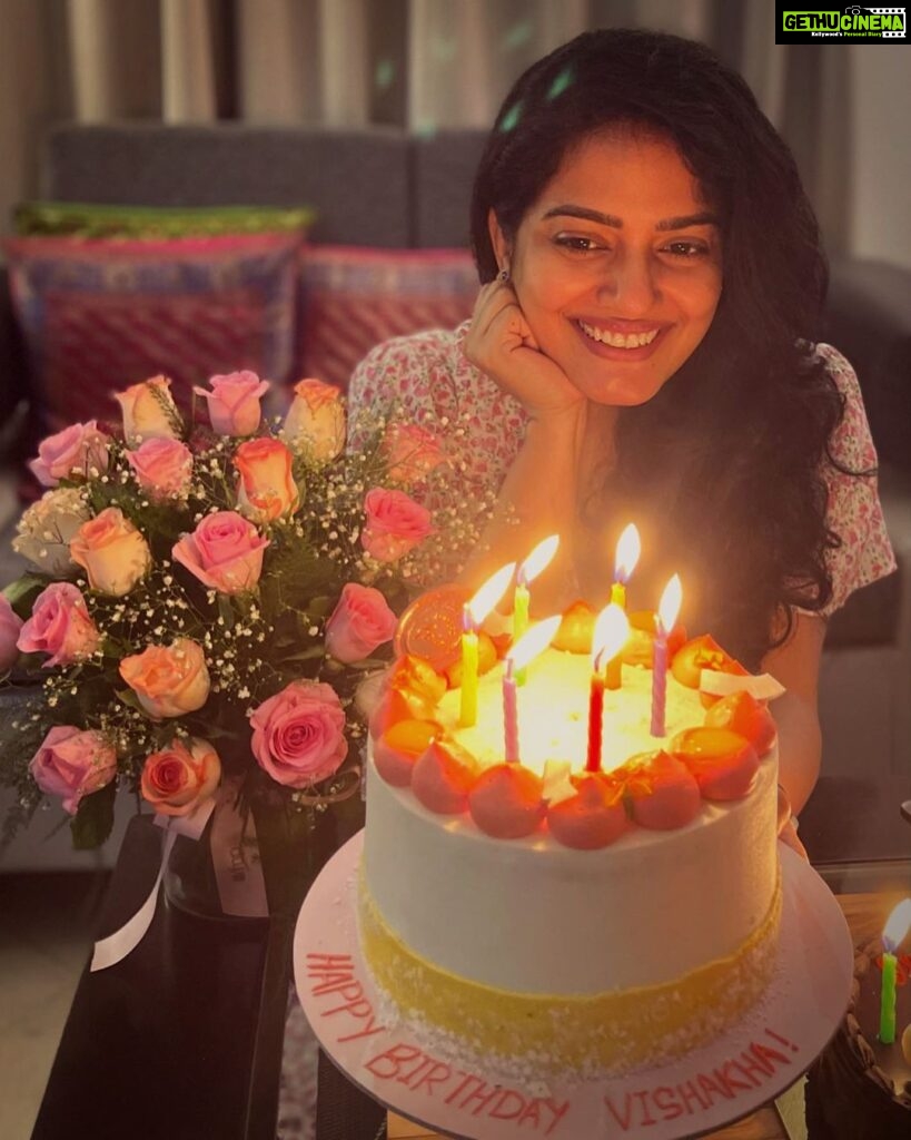 Vishakha Singh Instagram - Sharing the birthday this year with Lord Buddha ♥️🎉 Ate an extra slice of the cake on his behalf 😀 🥥🍍🎂 Happy birthday to us !