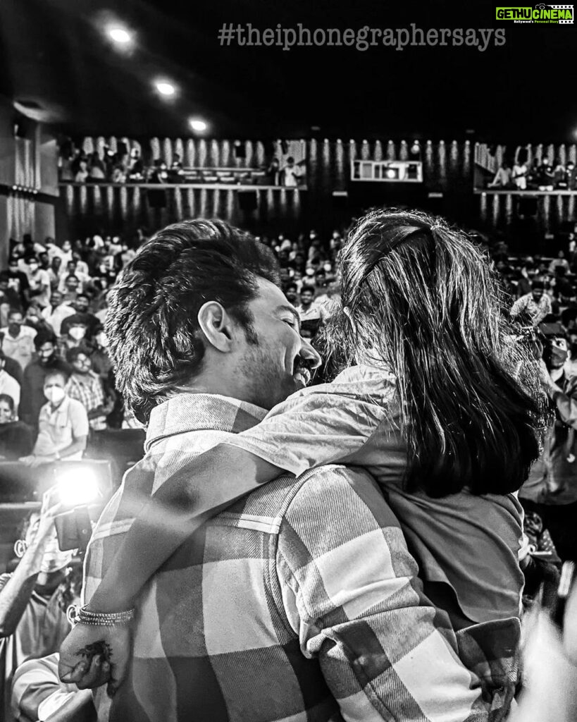 Vishnu Vishal Instagram - Audeince's LOVE is what I crave for :) Thanks for all the LOVE you are showering on me n #FIR ... Emotional click😭😭🤗🤗