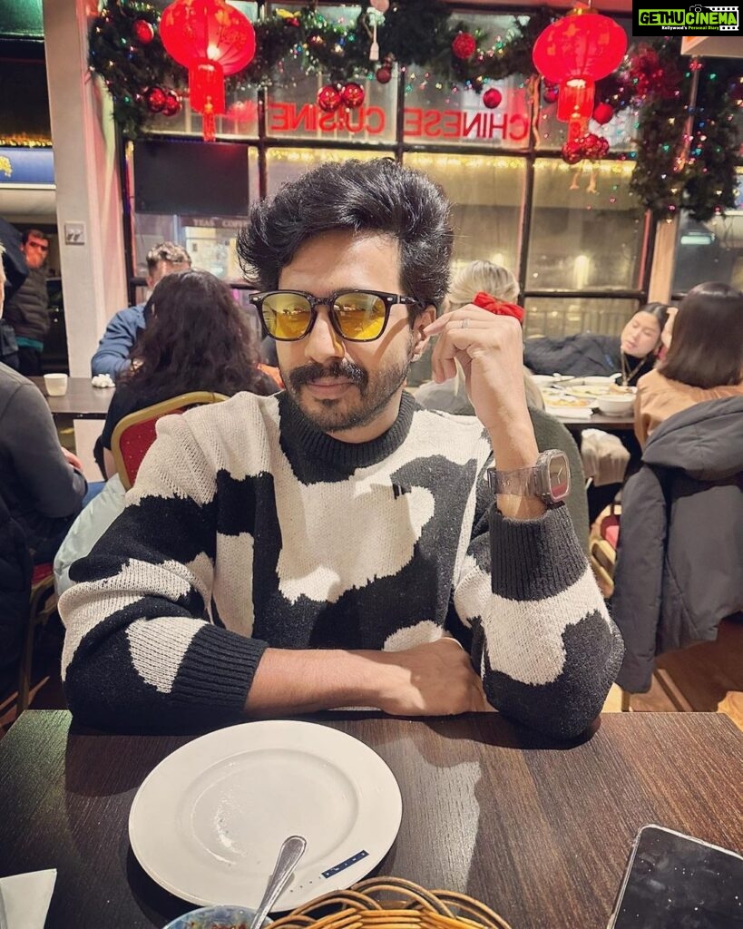 Vishnu Vishal Instagram - #MerryChristmas #london