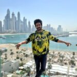 Vishnu Vishal Instagram - Sumtyms even when you are on a holiday you r still working..😭 Pictures are deceptive n can convey otherwise.. Gettin ready for 3 big announcements this march🤫🤫💪💪 @vvstudioz loading.... PS: Book your tickets online before you go to the museum. We didn and we got just d pics.