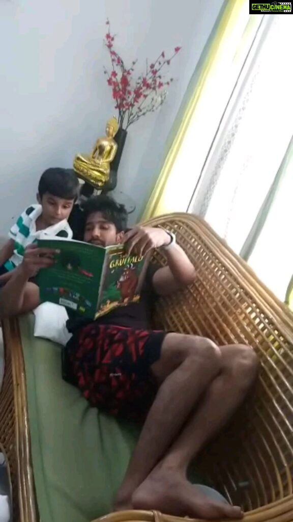 Vishnu Vishal Instagram - #Aryan My first story reading to him...