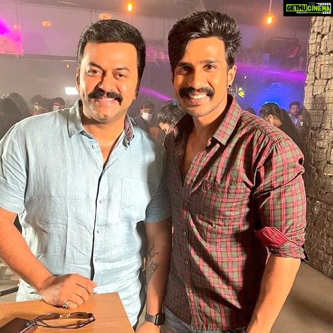 Vishnu Vishal Instagram - What an amazing actor and a great human being...❤️❤️ Its a wrap for @indrajith_s sir in #Mohandas.. Thank you sir for being such a great co actor.... Second schedule coming to and end in few days .. ❤️❤️ @vvstudioz @im_the_twist @shravanthis @proyuvraaj