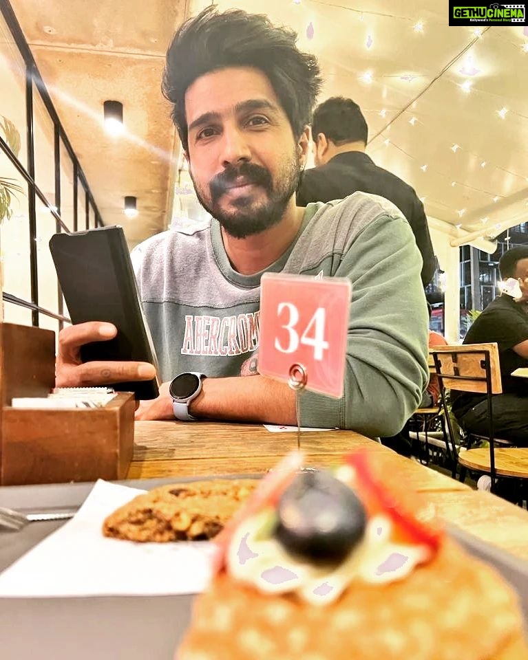 Vishnu Vishal Instagram - About last night in #hyderabad... 34 definitely not my age:).. Date with @Guttajwala.. #FIReleaseDatePlanning haha.. #Hyderabad