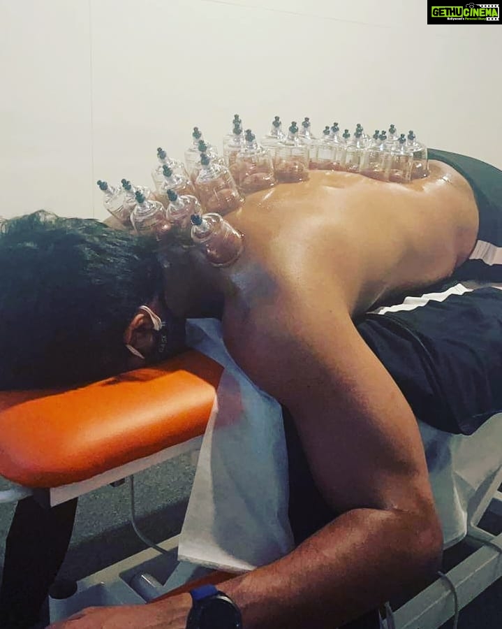 Vishnu Vishal Instagram - Train hard... Recover hard... @recoverylab.in ... Luvly place and a great analysis of my body and mind by @shajin_francis .. Thank you @coachhariprasad for this new brilliant start up that will help people get rid of their body and muscle related issues...