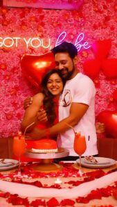 Vithika Sheru Instagram - Happy Valentines Day ❤️ @itsvarunsandesh Love Is All Around New Episode Out Now Link In My Bio . . Place - @lavieenrosecafehyderabad Thank you so much for your love & hospitality, had a great experience being here…loved every bit of it ❤️