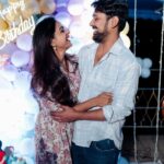 Vithika Sheru Instagram - Thankful, Grateful And Blessed To Have All Of You In My Life❤️ @itsvarunsandesh @mr.noelsean @krithikasheru @priya.0206 @nihita.raju @sudhir0593 @krishna_422 @bhargavikunam @alekhyaharika_ @nikhilvijayendrasimha @ashmita_9 @jannu.sudhir @gokul_menon.official @dr.sindhureddy @amrithagaddam @dr_apuroopa_gaddam @vivek.sriraj @khaja.nature . . . . PC - @teamartviewworks Decor- @thewishtree_surprisingpeople Food - @krishnapatnam_kitchen Cake - @cakesnhugs Durgam Cheruvu Spl Bridge