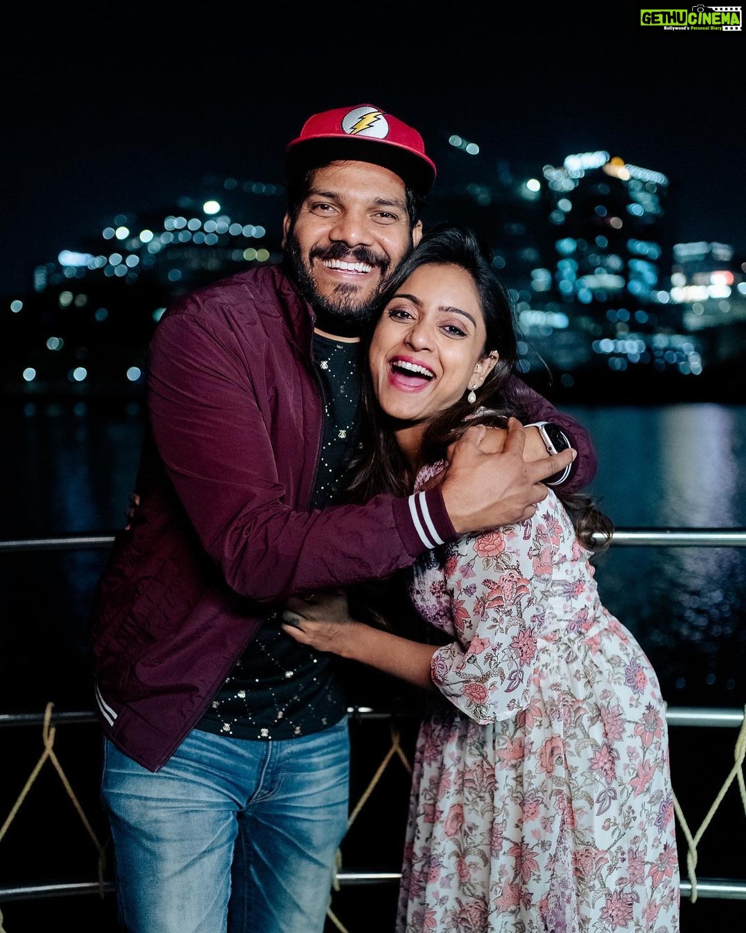 Vithika Sheru Instagram - Thankful, Grateful And Blessed To Have All Of You In My Life❤️ @itsvarunsandesh @mr.noelsean @krithikasheru @priya.0206 @nihita.raju @sudhir0593 @krishna_422 @bhargavikunam @alekhyaharika_ @nikhilvijayendrasimha @ashmita_9 @jannu.sudhir @gokul_menon.official @dr.sindhureddy @amrithagaddam @dr_apuroopa_gaddam @vivek.sriraj @khaja.nature . . . . PC - @teamartviewworks Decor- @thewishtree_surprisingpeople Food - @krishnapatnam_kitchen Cake - @cakesnhugs Durgam Cheruvu Spl Bridge