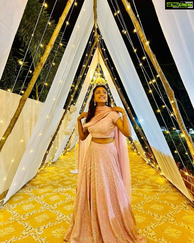 Vithika Sheru Instagram - The Joy Of Dressing Is An Art 🤍 . Outfit - @varunchakkilam thank U for being my last min Savior❤️ . Earrings @alluringaccessories.a2