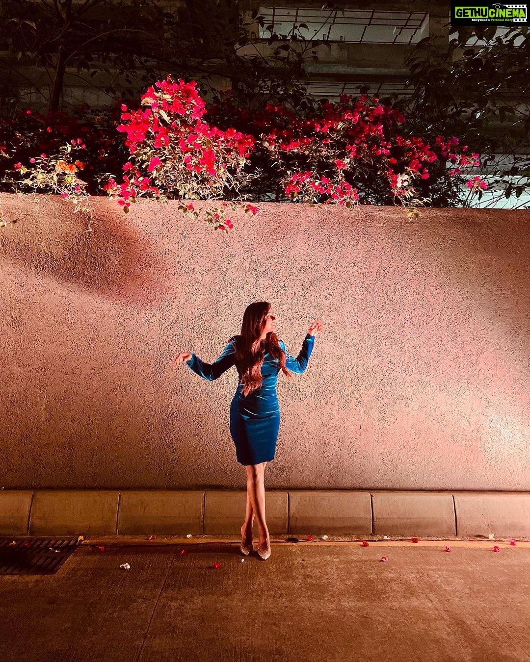 Vithika Sheru Instagram - You’ve Got Something They Don’t 😇💙 Hair - @nicenailsbabyhyderabad ITC Kohinoor Hyderabad