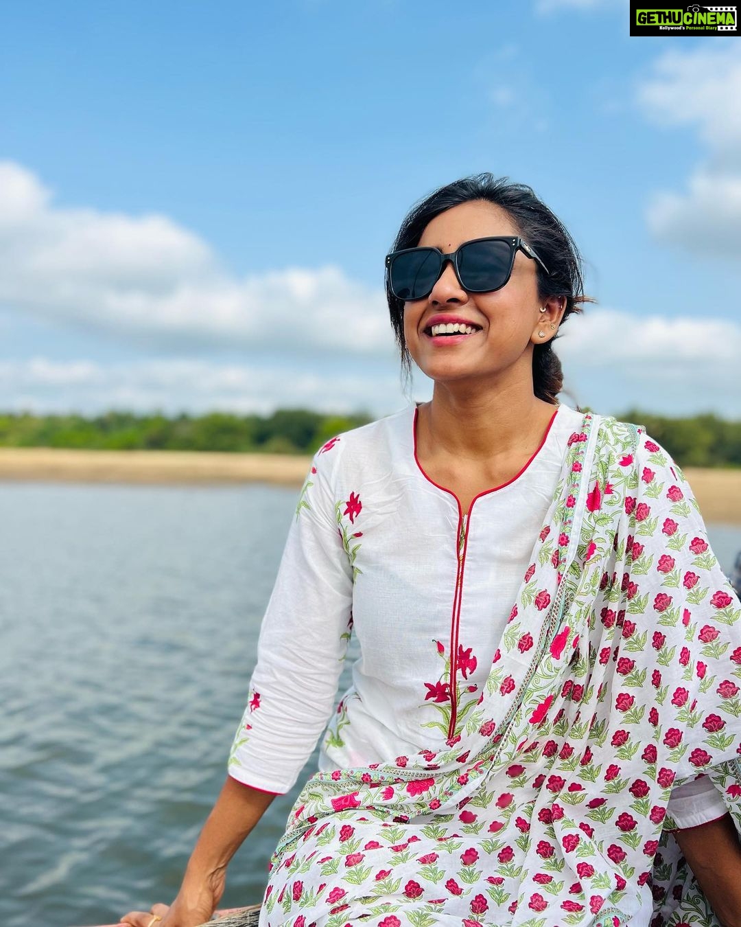 Vithika Sheru Instagram - Sunshine On My Mind ☀️