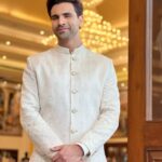 Vivek Dahiya Instagram - Baraation ka swaagat hum smile ke saath karenge! Outfit @rachitkhannaofficial Styled by @stylebysugandhasood