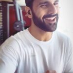 Vivek Dahiya Instagram - Div - “What takes you so long in the gym on Sundays?“ Me - “Errr..”