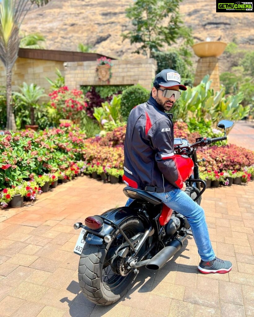 Vivek Dahiya Instagram - All set to blip the throttle, smell the burnt rubber tyre while the wind hits our face and get charge out of the mufflers sound. Chal Zindagi.