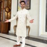 Vivek Dahiya Instagram - Baraation ka swaagat hum smile ke saath karenge! Outfit @rachitkhannaofficial Styled by @stylebysugandhasood