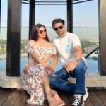 Vivek Dahiya Instagram - Tourists are us :) @pickyourtrail @fsdubaidifc #Pickyourtrail #HasslefreeHolidays #LetsPYT #FSDubaiDIFC #FourSeasons #FSCityEscape Four Seasons Hotel DIFC