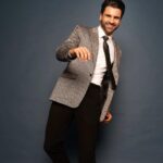 Vivek Dahiya Instagram – “A man should look as if he has bought his clothes with intelligence, put them on with care and then forgotten all about them.” – Hardy Amies

Suit by @pankysoni