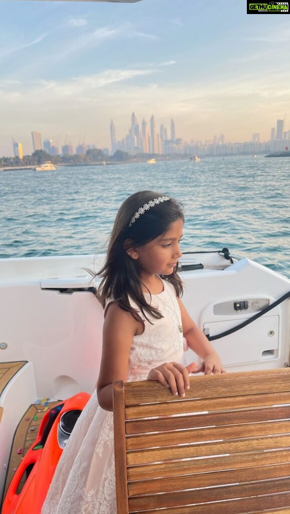 Vivek Oberoi Instagram - A father’s greatest gift has to be the opportunity to take care of a little princess. To everyone I might just be a dad but to her I am her personal chef, chauffeur, superhero, manager, best friend, builder and I couldn’t be more happy to spoil her everyday💞 Happy birthday to my princess ameyaa✨👑 #bollywood #father #reelsinstagram #daughter