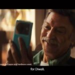 Vivek Oberoi Instagram - Lifting up the spirit of festivities this year, dad @oberoi_suresh you are making my heart smile in this heart-warming advertisement What a fabulous actor you are Dad! You brought a smile on my face & tears in my eyes. Aap ki aankhen dil chhoo leti hain, you embody the spirit of Diwali. You’re my inspiration as an actor & as a father! Love you & proud of you! #ProudSon #DiwaliSeason #Vivo