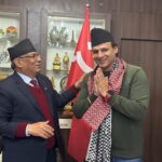 Vivek Oberoi Instagram - Kindness makes people beautiful ❤️ Had the honour of meeting the ever so warm; former Prime Minister of Nepal, Shri Pushpa Kamal Dahal who’s popularly known as Prachanda 🙏🏻 Thank you sir for having us and giving us so much respect, warmth and love 🙏🏻 #nepal #pushpakamaldahal #prachanda #potd #nepaldiaries #sureshoberoi