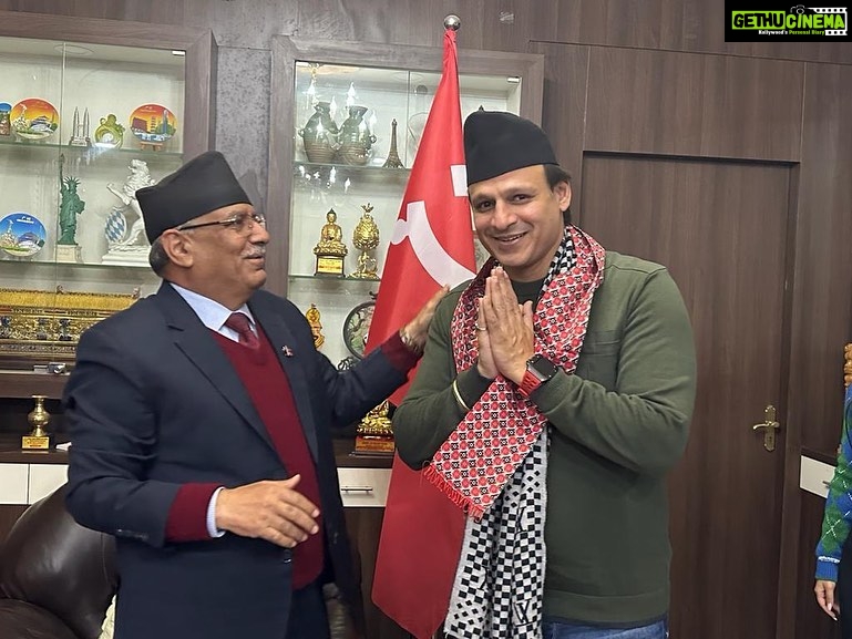 Vivek Oberoi Instagram - Kindness makes people beautiful ❤️ Had the honour of meeting the ever so warm; former Prime Minister of Nepal, Shri Pushpa Kamal Dahal who’s popularly known as Prachanda 🙏🏻 Thank you sir for having us and giving us so much respect, warmth and love 🙏🏻 #nepal #pushpakamaldahal #prachanda #potd #nepaldiaries #sureshoberoi