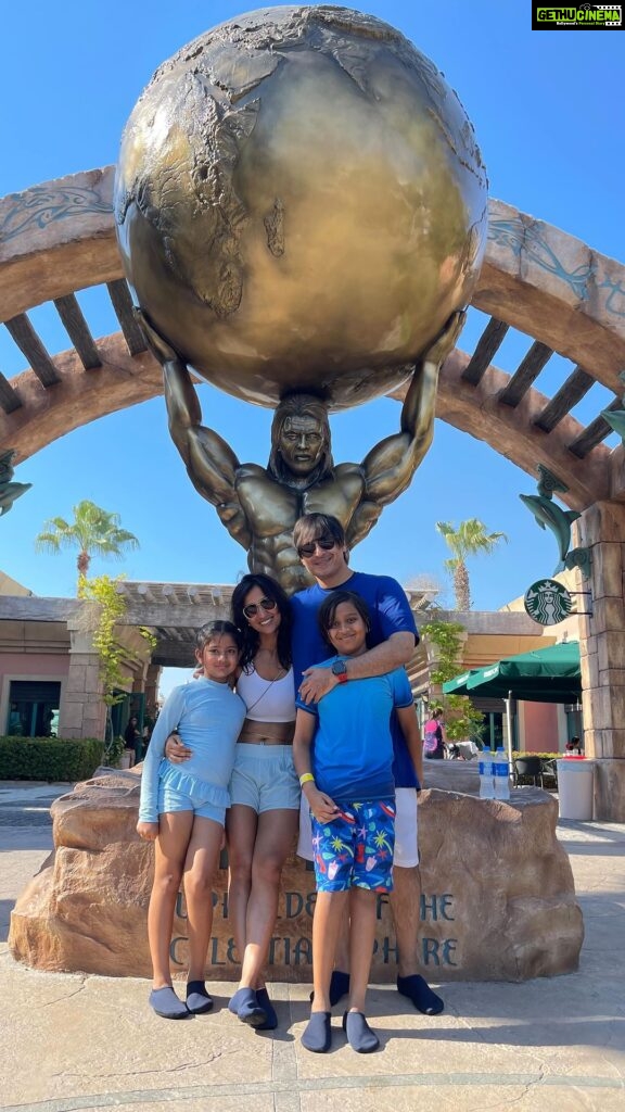 Vivek Oberoi Instagram - A little bit of laughter, adventure and naughtiness cooks the perfect recipe to bring out my inner child. You can obviously see who the bigger kid is here!😵‍💫 A huge shoutout to @atlantisthepalm @aquaventuredubai for taking such good care of us🐬💙 #bollywood #family #reelsinstagram #waterpark Atlantis, The Palm